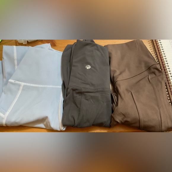 Off line: 3 piece bundle/set of kids to preteen extra small and small leggings. - Picture 1 of 4